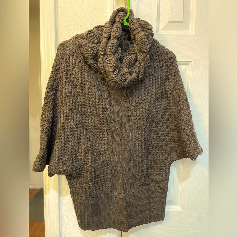 EUC-PACIFIC HEIGHTS Cowl Neck Sweater. Super soft knit w/Wing Sleeves! Size XL.